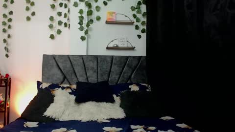 Camille and sophie online show from 23, 1, 2025