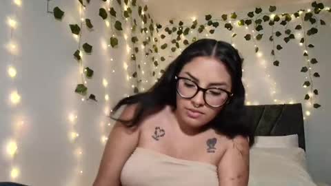 Camille and sophie online show from 3, 3, 2026