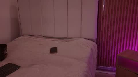 Snapshot of sensual_kim77 chatting on 25, 4, 2026 Sensual Kim77 online show from 25, 4, 2026