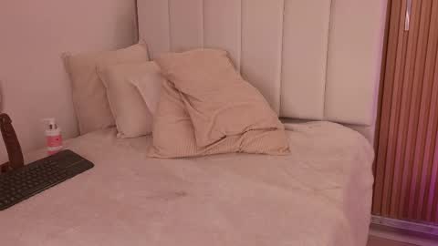 Snapshot of sensual_kim77 chatting on 25, 4, 2026 Sensual Kim77 online show from 25, 4, 2026
