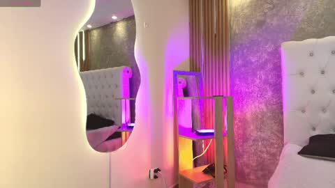 Snapshot of sensual_kim77 chatting on 29, 5, 2026 Sensual Kim77 online show from 29, 5, 2026
