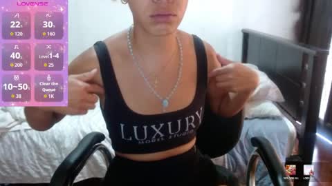 Snapshot of sensual_natalie chatting on 27, 5, 2026 sensual_natalie online show from 27, 5, 2026