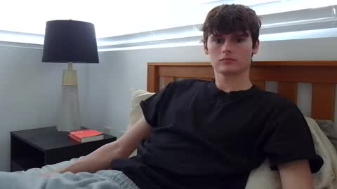 Snapshot of sensualalien chatting on 5, 1, 2025 Cam online show from 5, 1, 2025