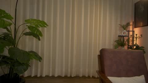 Maria- OF sensual bee online show from 2, 12, 2024