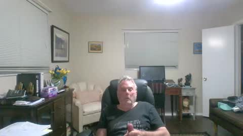 Snapshot of sensualsteve106 chatting on 4, 1, 2025 sensualsteve106 online show from 4, 1, 2025