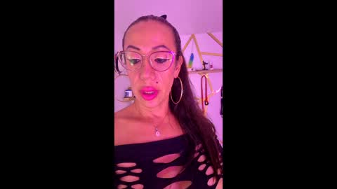 sephorandmonell online show from 19, 5, 2026