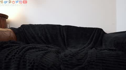 SeraReads online show from 30, 11, 2025