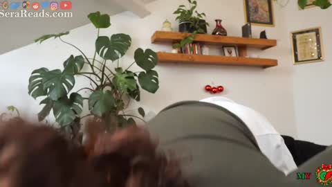 SeraReads online show from 22, 12, 2025