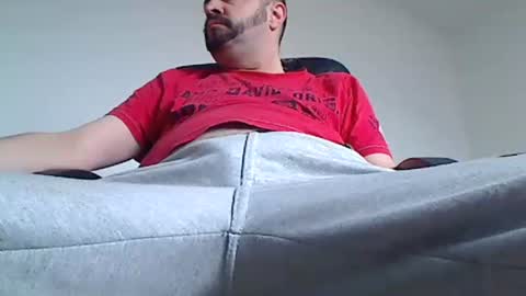 Snapshot of serato80 chatting on 8, 10, 2025 serato online show from 8, 10, 2025