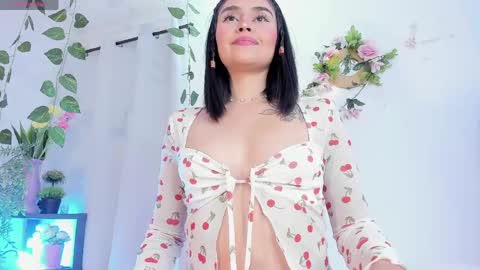 Snapshot of serena_jeyns chatting on 18, 4, 2026 SERE online show from 18, 4, 2026