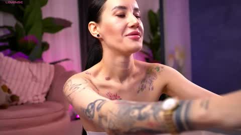 Serena online show from 12, 11, 2025