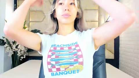 Snapshot of serene_waves chatting on 6, 3, 2026 Serene online show from 6, 3, 2026