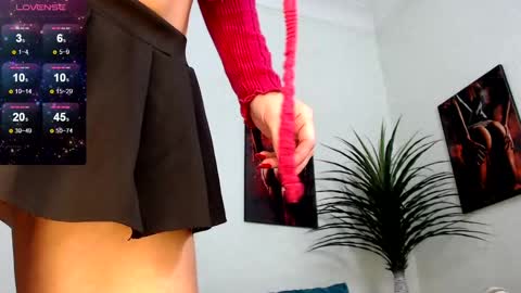 Snapshot of serenexxmilf chatting on 6, 12, 2024 serenexx your MILF online show from 6, 12, 2024