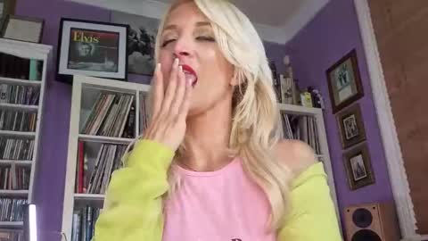 serenexx  your MILF online show from 1, 6, 2026