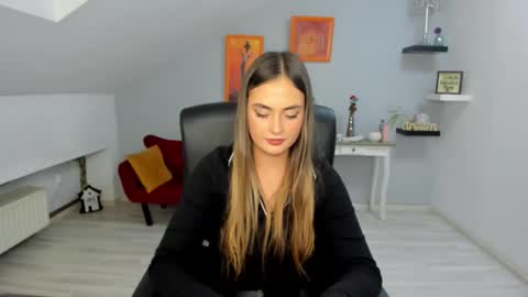 serenlys online show from 4, 11, 2025