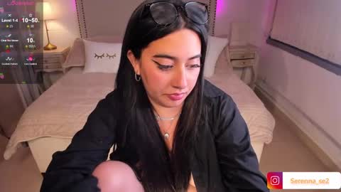 Snapshot of serenna_se chatting on 1, 2, 2025 Serenna Cruz online show from 1, 2, 2025