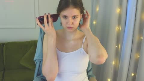 Hey Guys and Girls non-binary personalities  Im Sereta online show from 20, 12, 2024