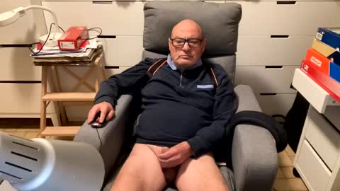 serge8413 online show from 5, 1, 2025