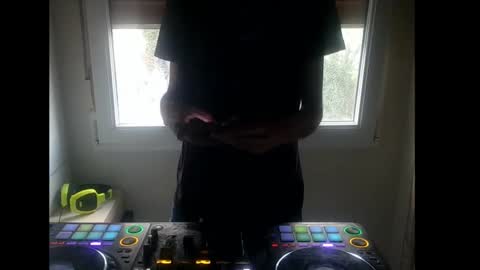 Snapshot of sergioespmad chatting on 15, 9, 2025 Dj Notorious aka bionik hand online show from 15, 9, 2025