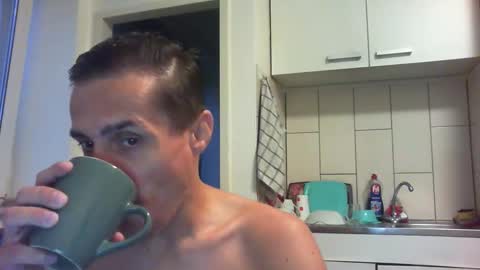 Snapshot of serhio27 chatting on 5, 10, 2025 meta23meta online show from 5, 10, 2025