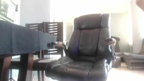 hetero serio discreto online show from 10, 1, 2025