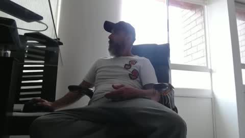 hetero serio discreto online show from 28, 10, 2025