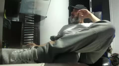 hetero serio discreto online show from 10, 2, 2026