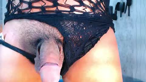 Snapshot of service_me711 chatting on 28, 6, 2026 call me MILES online show from 28, 6, 2026