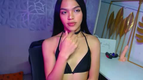 Bella online show from 5, 12, 2025