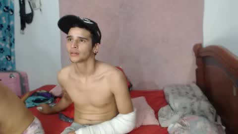Snapshot of sex_forever77 chatting on 28, 12, 2024 Karol y antony online show from 28, 12, 2024