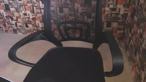 Snapshot of sexatlexx chatting on 4, 10, 2025 arnold online show from 4, 10, 2025
