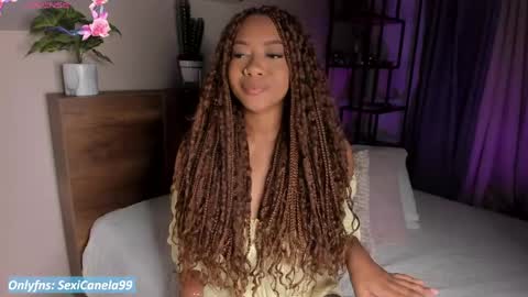 Snapshot of sexicanela99 chatting on 27, 4, 2026 ... Camila ... online show from 27, 4, 2026