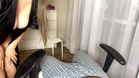 My name is Mia whats yours online show from 11, 12, 2024