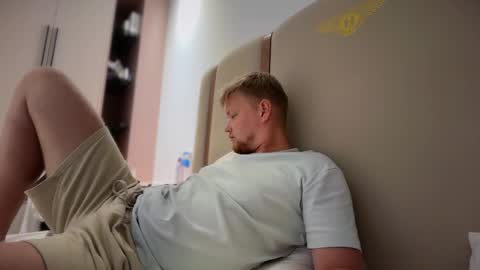 Snapshot of sexual_sbotage chatting on 25, 2, 2026 Max Leman online show from 25, 2, 2026