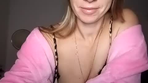 Snapshot of sexualangel chatting on 27, 9, 2025 Verona online show from 27, 9, 2025