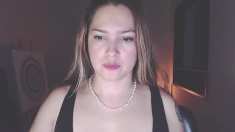 Snapshot of sexwwoman chatting on 5, 1, 2025 CHIARA online show from 5, 1, 2025
