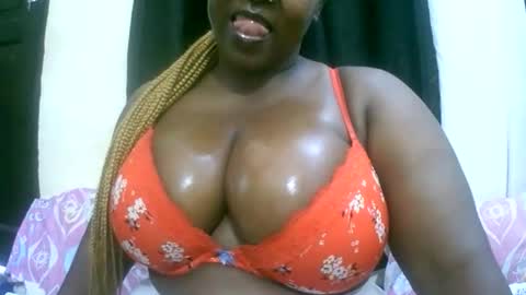 Snapshot of sexxi_ebony chatting on 28, 5, 2026 sexxi_ebony online show from 28, 5, 2026
