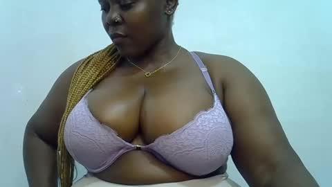 Snapshot of sexxi_ebony chatting on 5, 6, 2026 sexxi_ebony online show from 5, 6, 2026