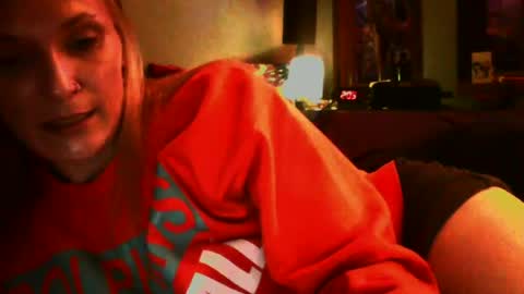 Snapshot of sexxileeah42o chatting on 13, 6, 2026 Leeah CloudZzz online show from 13, 6, 2026