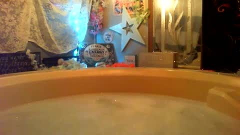 Snapshot of sexxileeah42o chatting on 6, 7, 2026 Leeah CloudZzz online show from 6, 7, 2026