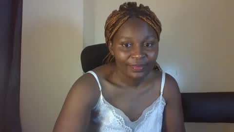 Snapshot of sexxy_amira chatting on 11, 10, 2025 sexxy_amira online show from 11, 10, 2025