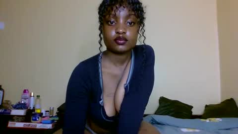 Snapshot of sexxy_daisyy chatting on 17, 10, 2025 sexxy_daisyy online show from 17, 10, 2025