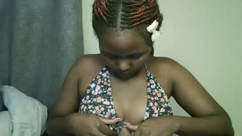 Snapshot of sexxy_lynne chatting on 17, 9, 2025 sexxy_lynne online show from 17, 9, 2025