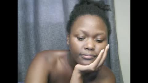 Snapshot of sexxy_lynne chatting on 1, 10, 2025 sexxy_lynne online show from 1, 10, 2025