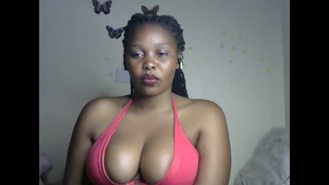 Snapshot of sexxy_savage chatting on 12, 3, 2025 sexxy_savage online show from 12, 3, 2025