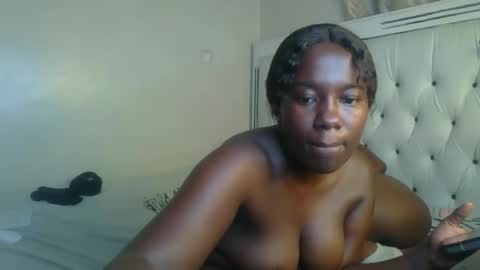 Snapshot of sexxy_surphire chatting on 12, 9, 2025 Sexxy surphire online show from 12, 9, 2025