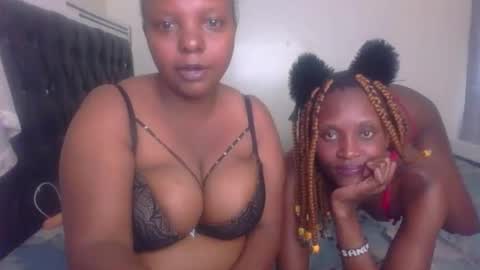 Snapshot of sexxy_surphire chatting on 26, 9, 2025 Sexxy surphire online show from 26, 9, 2025