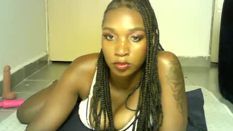 Snapshot of sexy_africana05 chatting on 7, 7, 2026 sexy_africana05 online show from 7, 7, 2026