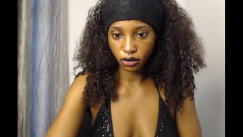 Sexy bitchgirl online show from 14, 1, 2026