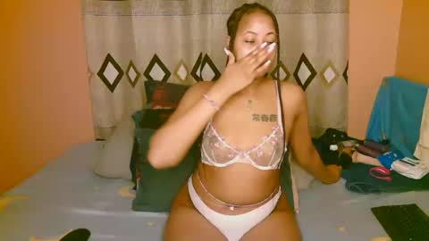 Snapshot of sexy_bluegirl chatting on 17, 9, 2025 sexy_bluegirl online show from 17, 9, 2025